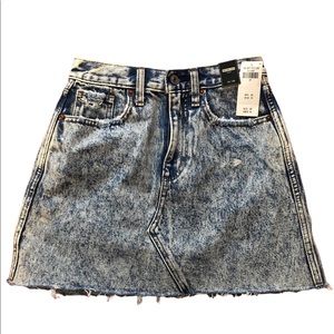 Abercrombie & Fitch Natural Rise Denim Skirt, Size 00, Brand-New with Tags!